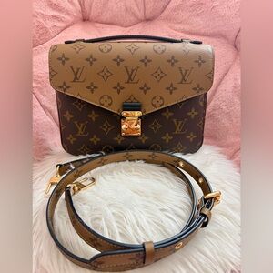 Louis Vuitton Pochette Metis Reverse Monogram
